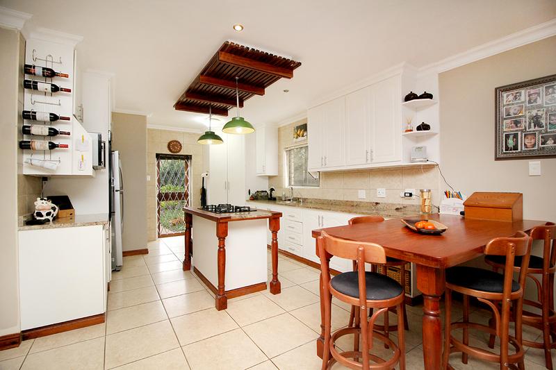 5 Bedroom Property for Sale in Village On Sea Western Cape